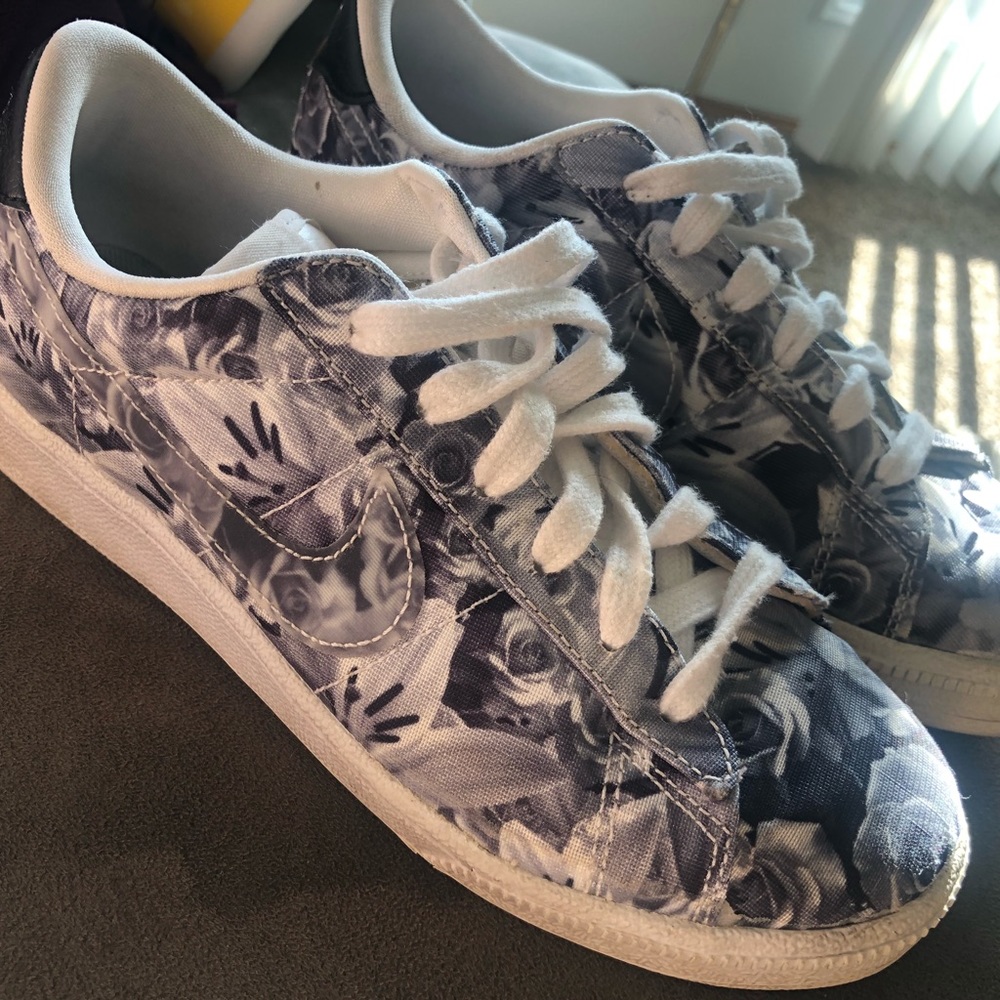 Rose Printed Nike’s 🤩🤩